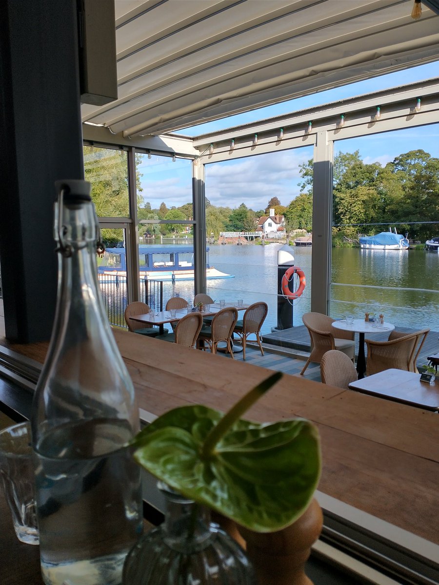 Had a wonderful late lunch with mum yesterday <a href="/SwanStreatley/">Swan at Streatley</a> Fabulous food,fabulous staff and a most fabulous outlook.