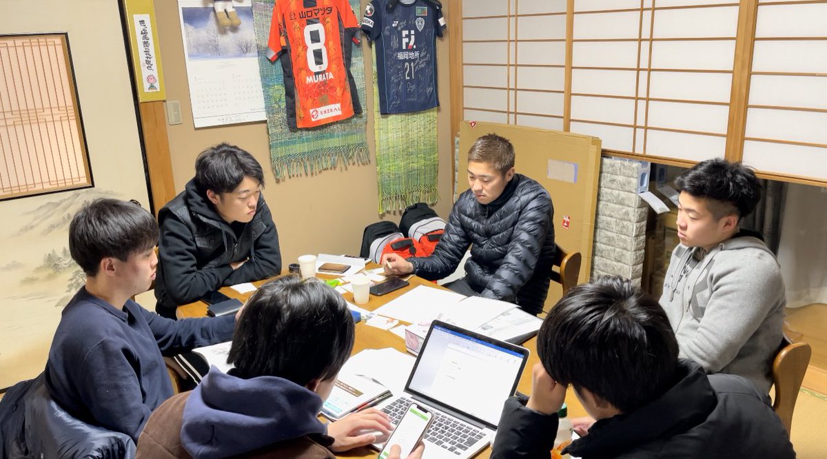 mkazu8's tweet photo. 先程ピンポーンと突撃訪問がありました！

2年前ヴィアベンテンの立ち上げをサポートしてくれた2人が東京からお祝いに駆けつけてくれました！😆(笑)

相変わらず行動力が凄いな！！
ありがとう😊

@tsujippi1 @ko_taro_18 
#ヴィアベンテン滋賀 https://t.co/kuZknR71Ld