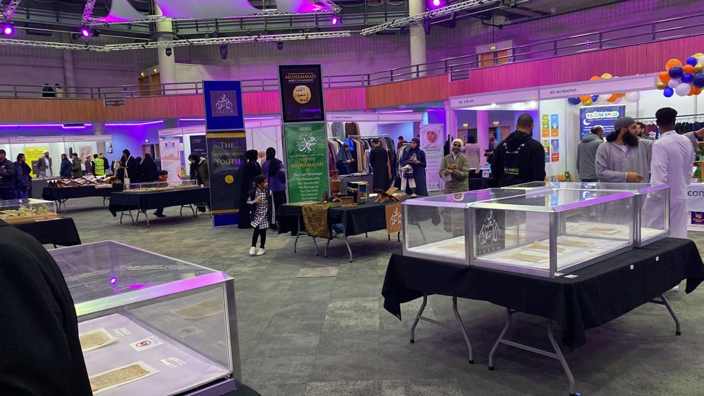 ExhibitionIslam's tweet photo. @Islamchannel in @necbirmingham - 30th Sept
A roaring success! Delivering a stunning exhibition to 1000's visitors. Relishing the opportunity to learn &amp; engage with Islam. On display - 1200 year old Quran page, interactive models, VR showcasing holy sites. https://t.co/bm5cOhclIg https://t.co/NWu3SA5jXf