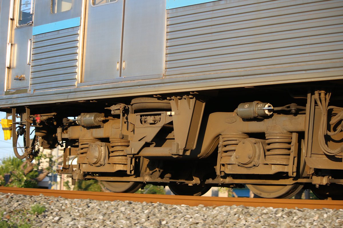 daizu209231's tweet photo. 電車欲がないわけではないんだけど、あのオンボロレンズで撮るくらいなら乗ったりしてる方がいいなーとか思っちゃう
レンズ買おうにもバイトのお金じゃ足りんし https://t.co/GQpmJNktHi