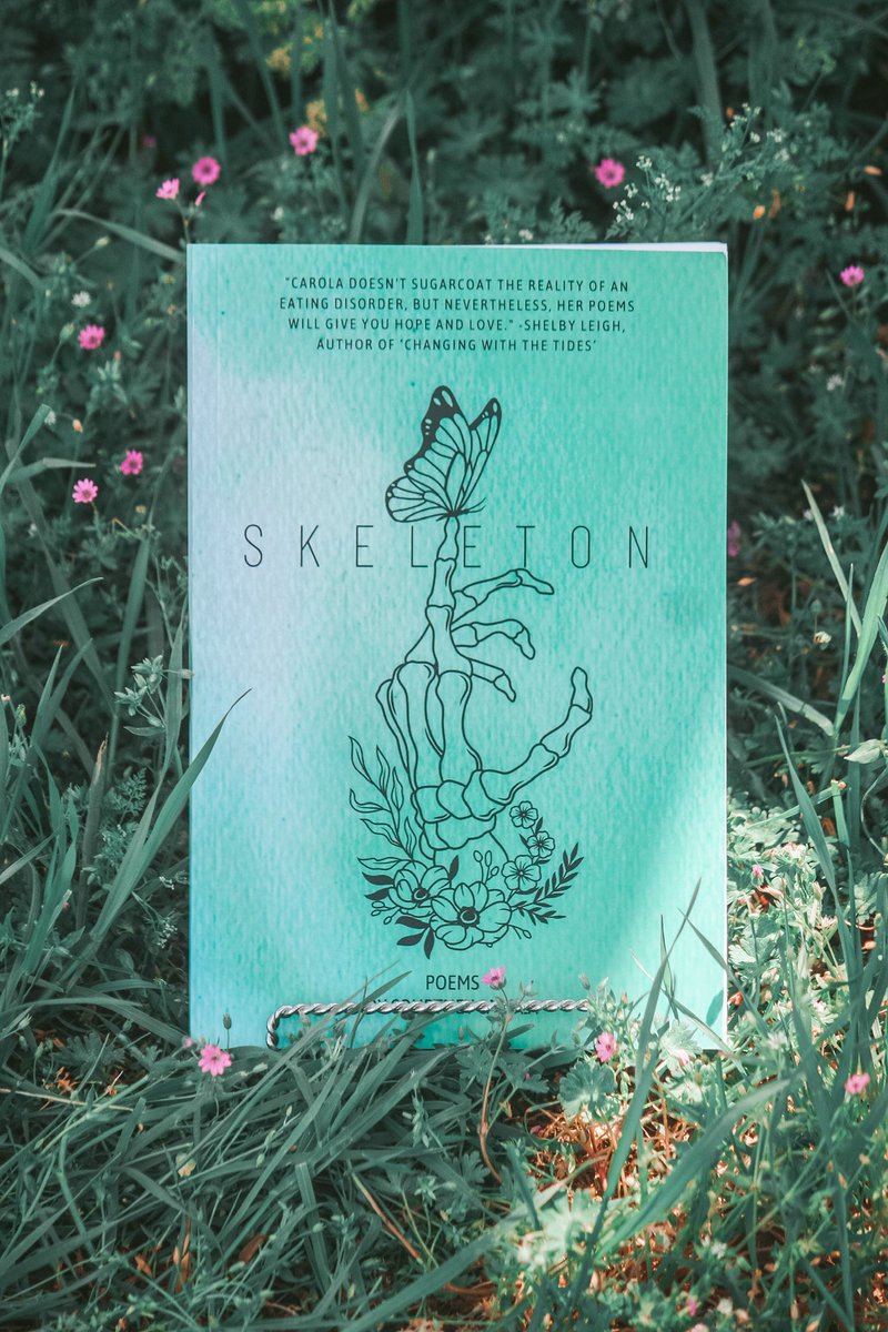ccsaystoomuch's tweet photo. “skeleton” is my self pubbed book of poetry, all about my journey of €D recovery. it’s unfiltered in a way that may be hard for some to read but still tries to be hopeful 🩵 https://t.co/4kSCQHUsNr