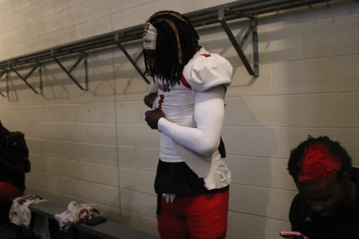 lildoeee24's tweet photo. Check out my sophomore season film https://t.co/Ql5fVFushd https://t.co/DDaSyAqRpW