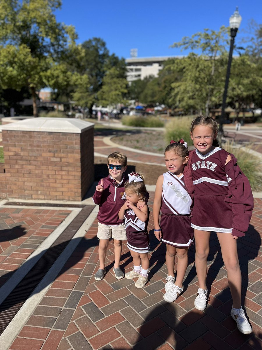 larkinhjr's tweet photo. #HailState #beatthewhitecaps https://t.co/34rVSsGrv5