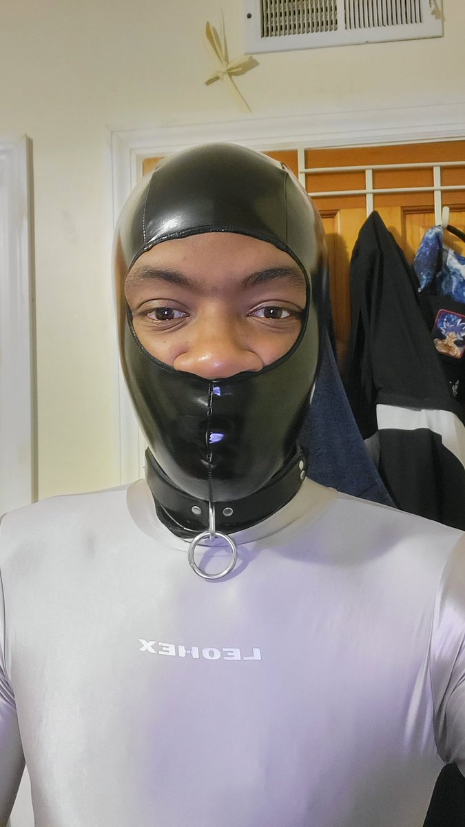 Sir_LatexMan's tweet photo. Calling all hood and mask lovers!

This thread is for everyone!

Drop a selfie of yourself wearing a hood or mask.  It can be a latex hood, leather hood, spandex hood or any type of hood. 

Please post, comment, love and repost!

#Latexhood #pvchood #hoodlovers https://t.co/k4U7Abxira