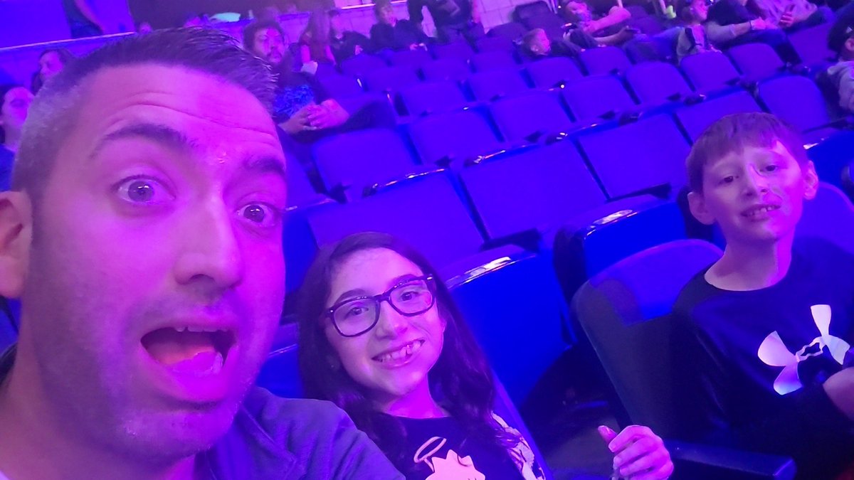 nflologist's tweet photo. #jurassicworldlivetour https://t.co/jJStmr8gbv