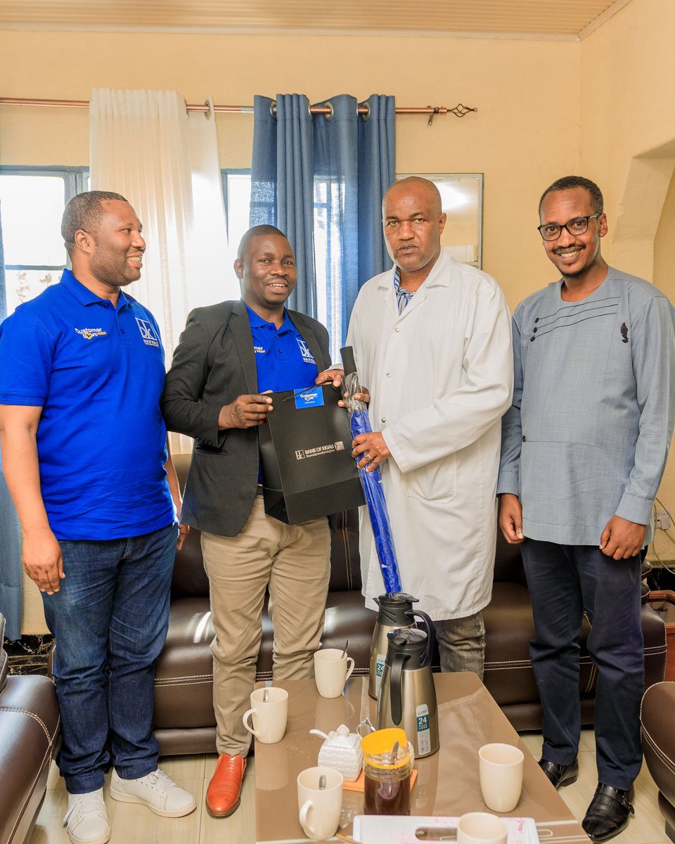 BankofKigali's tweet photo. Mr. Bona URIMUBE, our Chief Credit Officer, embarked on a visit to our Nyaruguru Branch. He extended his gratitude to select customers, simply saying, 'Thank you for banking with us.' It's all about fostering strong relationships and showing appreciation. #CustomerLoveWeek #BKCares"