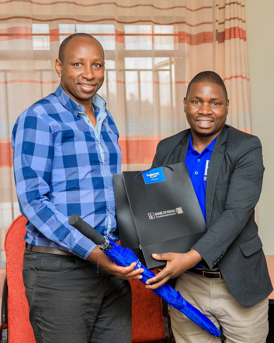 BankofKigali's tweet photo. Mr. Bona URIMUBE, our Chief Credit Officer, embarked on a visit to our Nyaruguru Branch. He extended his gratitude to select customers, simply saying, 'Thank you for banking with us.' It's all about fostering strong relationships and showing appreciation. #CustomerLoveWeek #BKCares"