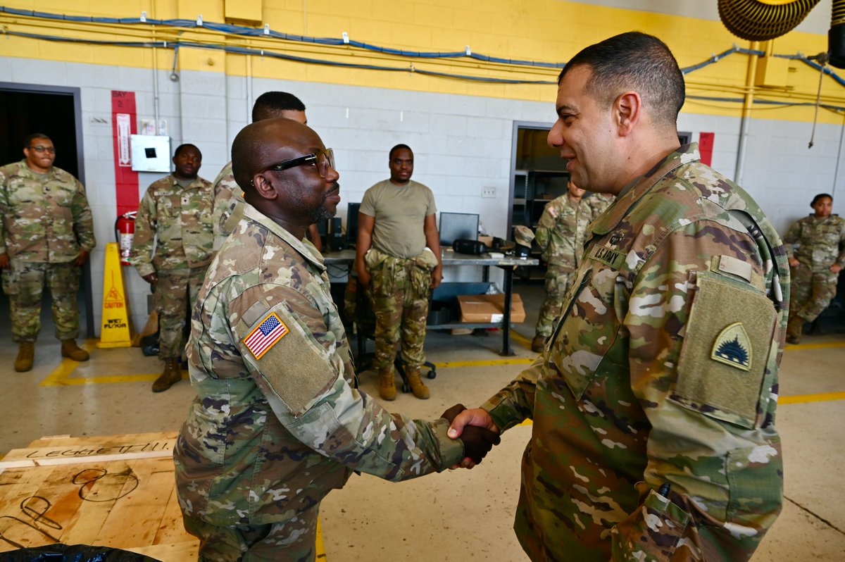 One-on-one with the interim Commanding General: Maj. Gen. John C. Andonie, interim commanding general, District of Columbia National Guard visits #Soldiers assigned to Davison Army Airfield, Fort Belvoir, Va., and Joint Base Anacostia-Bolling, Washington, D.C.