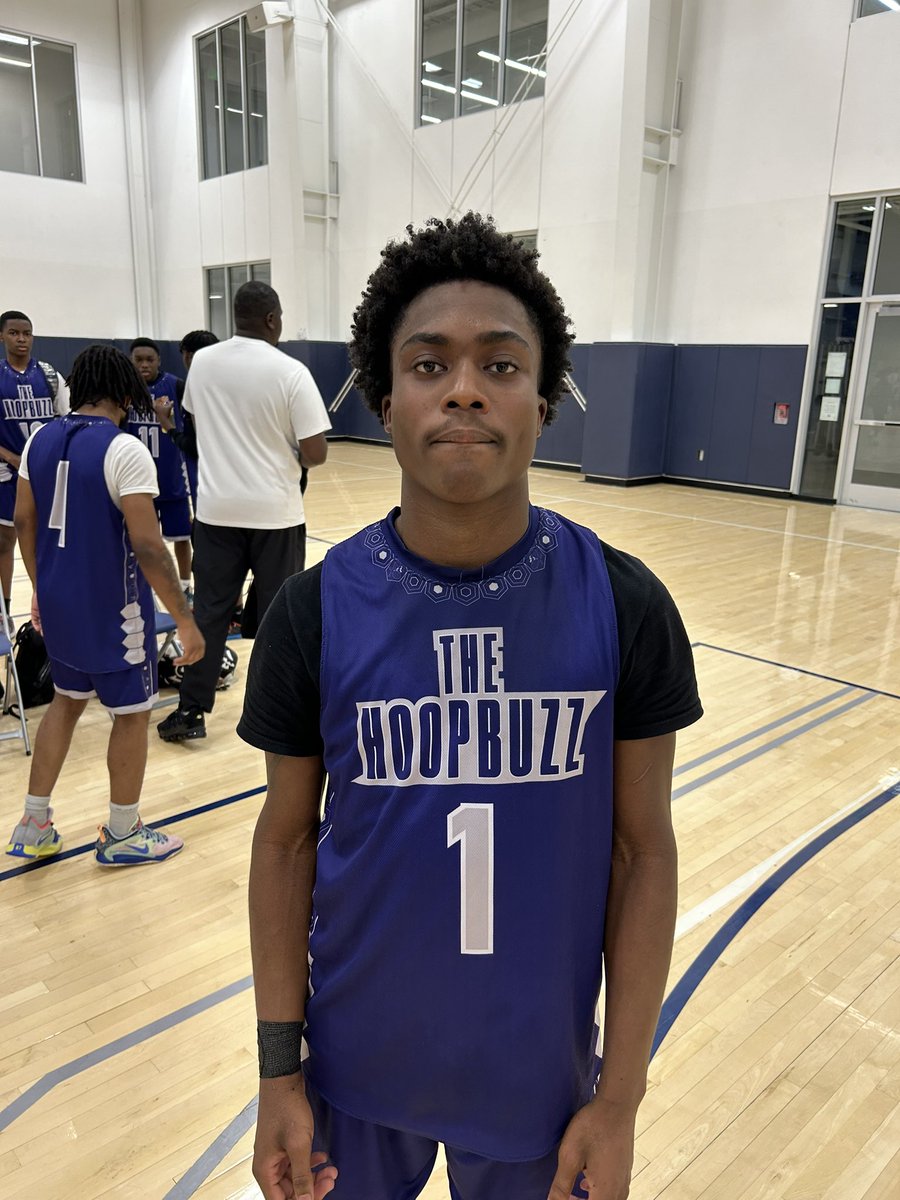 TheRealBdotInge's tweet photo. Largo cruises by VA Academy this morning. Led by All world Prospect Cam Ward. Spaulding transfer Trey Yawn turned a lot of heads with is play this morning as well. 

@Hoopinatibrand https://t.co/8bCQKAJg0B