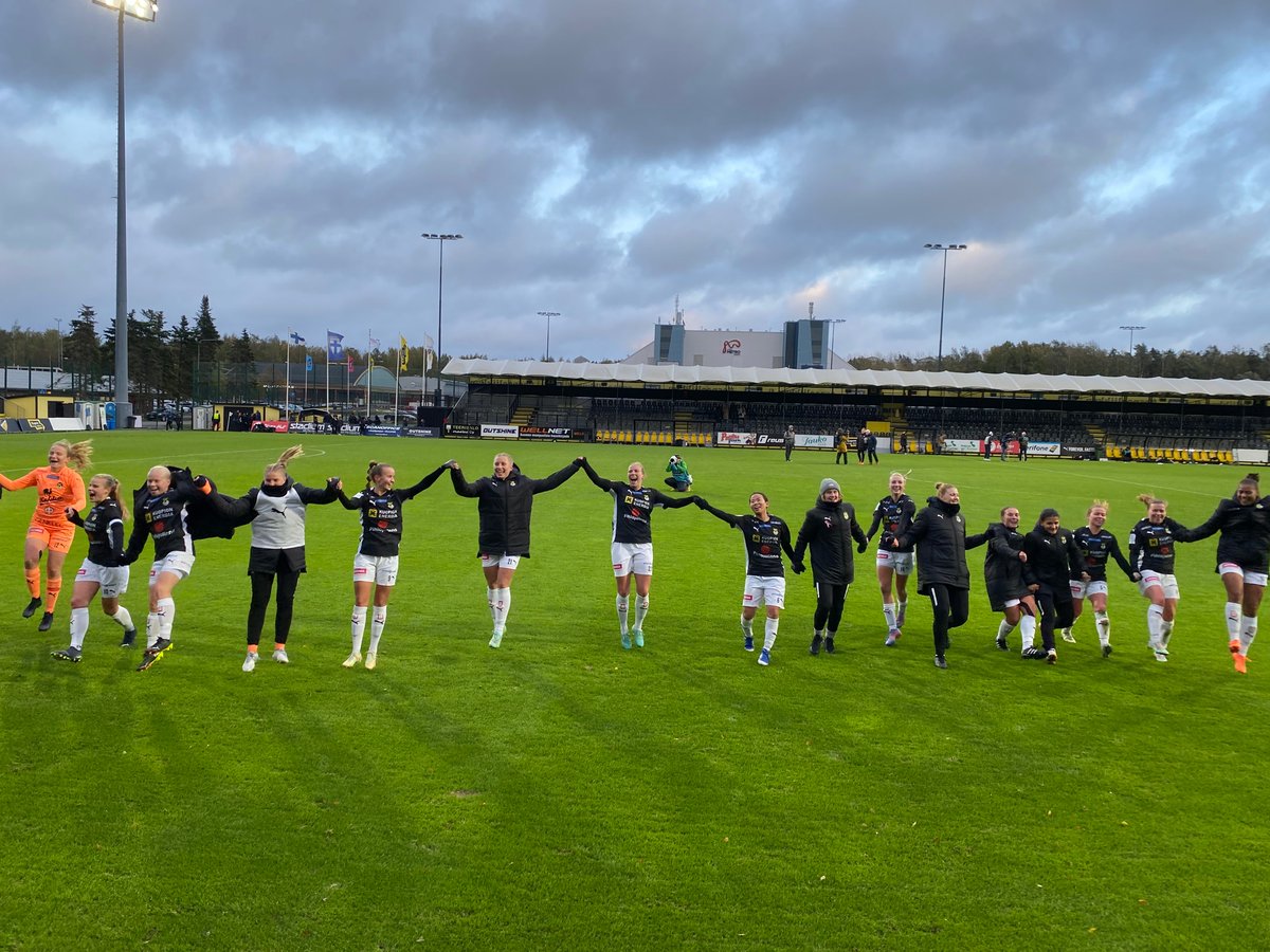 Onnea KuPS Suomen mestaruudesta! Ratkaisu venyi pidemmälle kuin ennen kauden alkua olisin veikannut, mutta hyvä niin. Hongalta myös mainio kausi, tosin vähän näytti pelaajat loppuvan kesken. #Kansallinenliiga