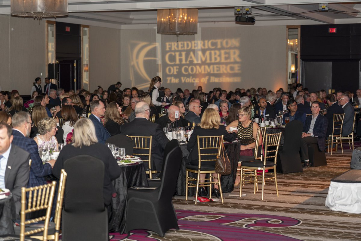 ajibz_tosin's tweet photo. Amazing night hosting the Business Excellence Awards 2023. Congratulations to all the winners. Big thank you to the team at @Fton_Chamber for an amazing event! #bea2023 https://t.co/PjT6Tksvzi