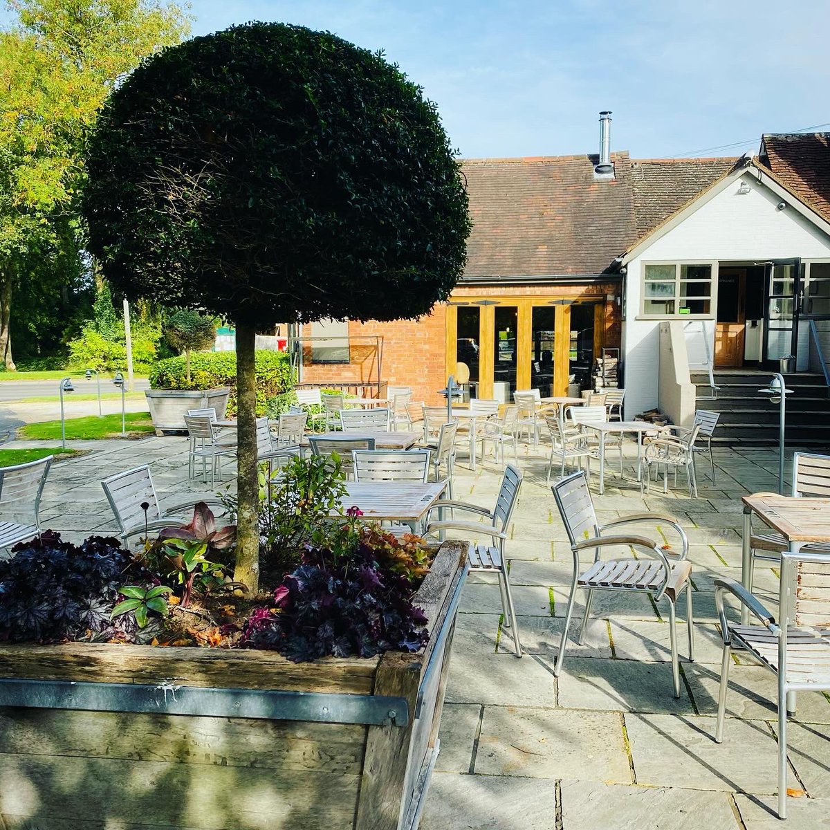 TheParaRiderMD's tweet photo. Such a fantastic time with the family, catching up together at The Orange Tree in Solihull this afternoon 🍊🌳🫶🏼
🍴I’ve chosen to eaten today:
🍽️ Dinner: Fish & Chips
🍧 Baked Chocolate Cookie Dough with Salted Caramel Gelato
#TheOrangeTree #Solihull #FamilyLunch #TeamMatt https://t.co/3dwSRCoJZu