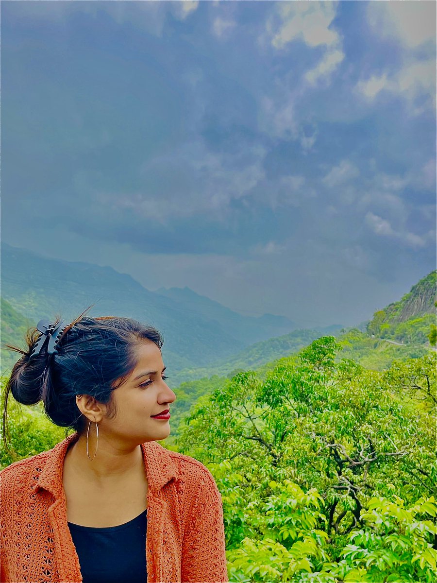 ArslaKhan003's tweet photo. यक़ीनन!
कुछ मसले आपके हाथ में नहीं होते
उन मसलों को सिर्फ़ आपका खुदा ही सवार सकता हैं.
इसलिए हमेशा मुस्कुराते रहें और स्ट्रांग रहें.
ऐसा मेरा मानना है और आपका?
#lifeissounpredictable #bestrong #staysmile ✌️ https://t.co/pm5VOS3ThO