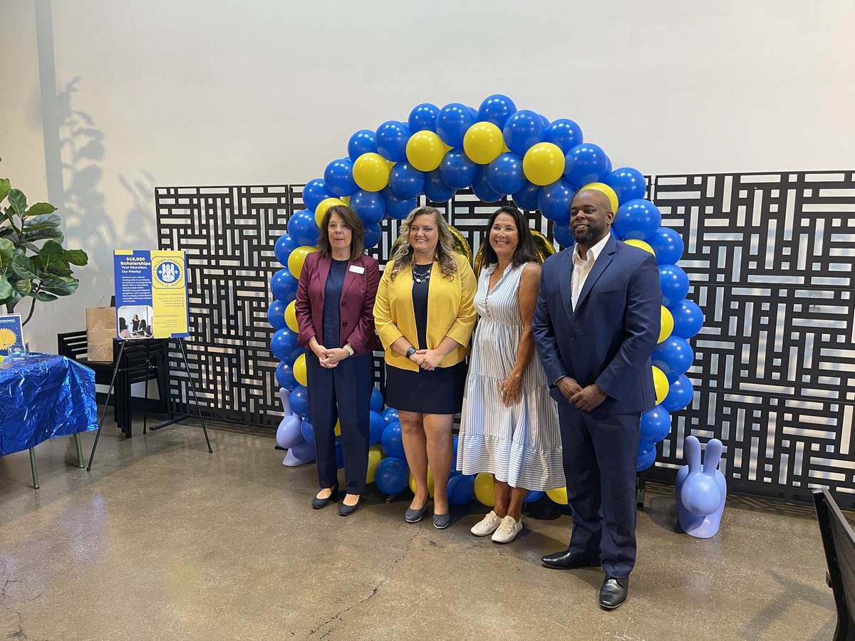 kjglobal88's tweet image. Wonderful afternoon yesterday celebrating the 30th anniversary of the @SpaldingU MSN-Family Nurse Practitioner program. Thank u Dr. Hawes 4 putting on a gr8 event. Congrats 2 SON Chair Svjetlana Watson &amp;amp; her team - well done! #spaldingu #mtnott #graduatestudies #louisvilleky