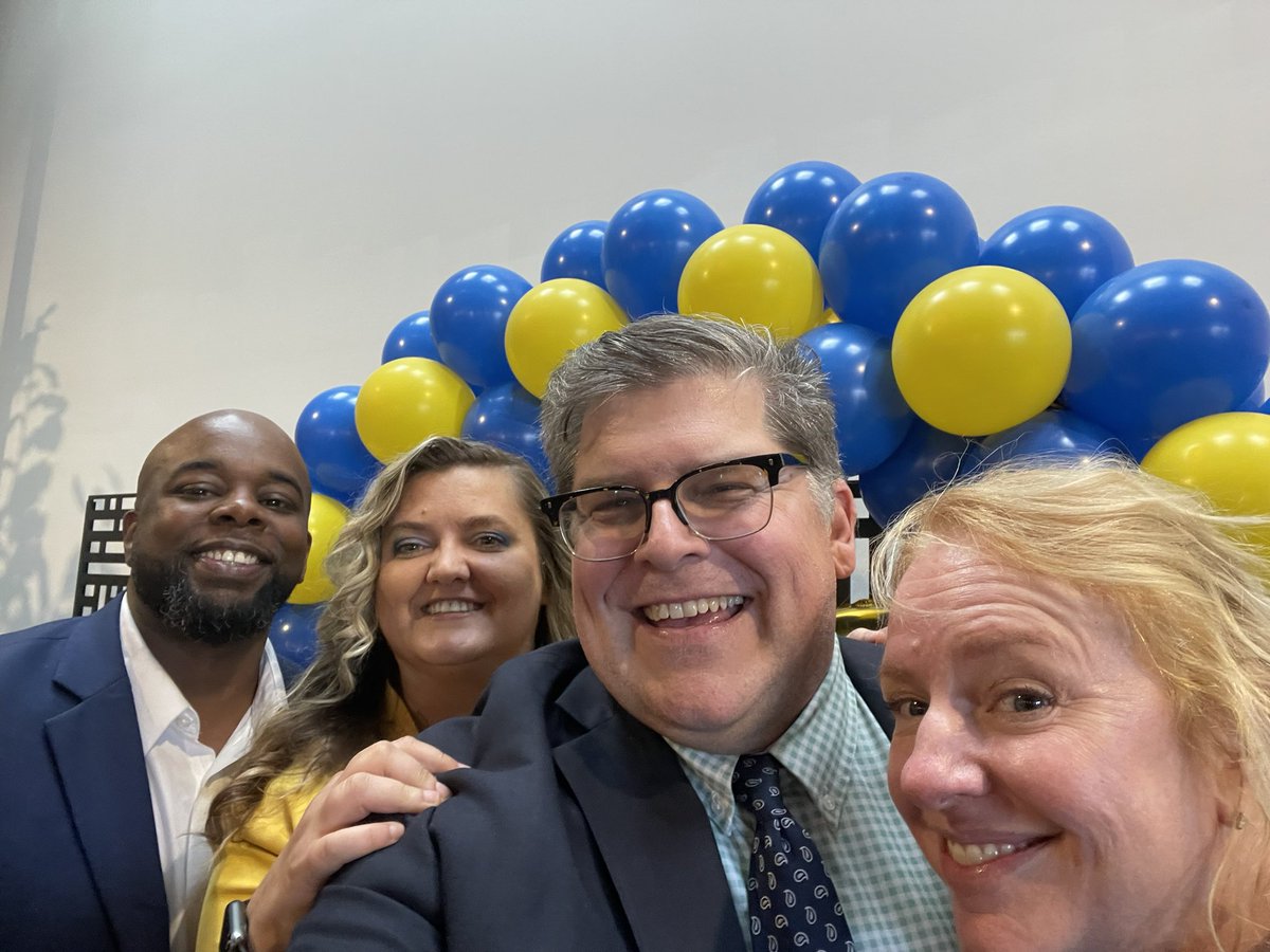 kjglobal88's tweet image. Wonderful afternoon yesterday celebrating the 30th anniversary of the @SpaldingU MSN-Family Nurse Practitioner program. Thank u Dr. Hawes 4 putting on a gr8 event. Congrats 2 SON Chair Svjetlana Watson &amp;amp; her team - well done! #spaldingu #mtnott #graduatestudies #louisvilleky