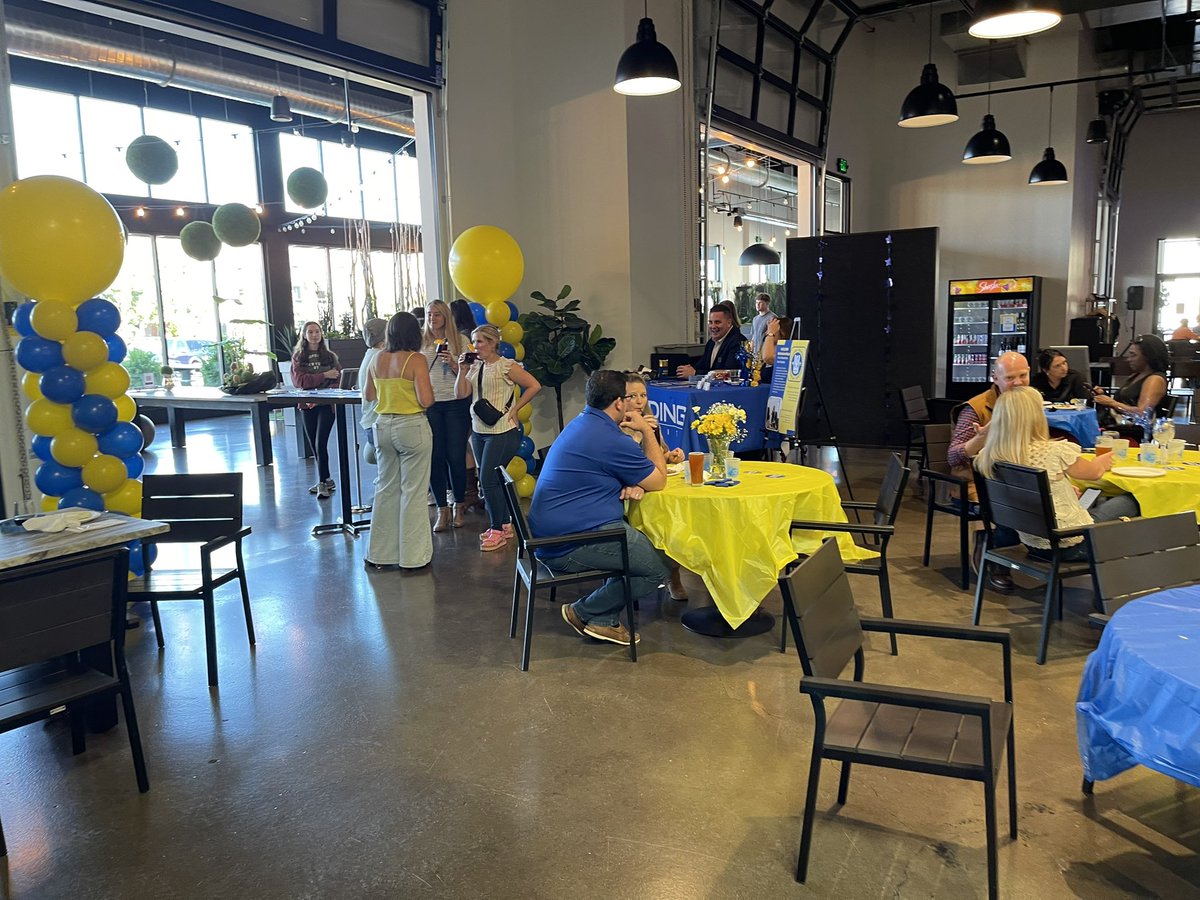 kjglobal88's tweet image. Wonderful afternoon yesterday celebrating the 30th anniversary of the @SpaldingU MSN-Family Nurse Practitioner program. Thank u Dr. Hawes 4 putting on a gr8 event. Congrats 2 SON Chair Svjetlana Watson &amp;amp; her team - well done! #spaldingu #mtnott #graduatestudies #louisvilleky