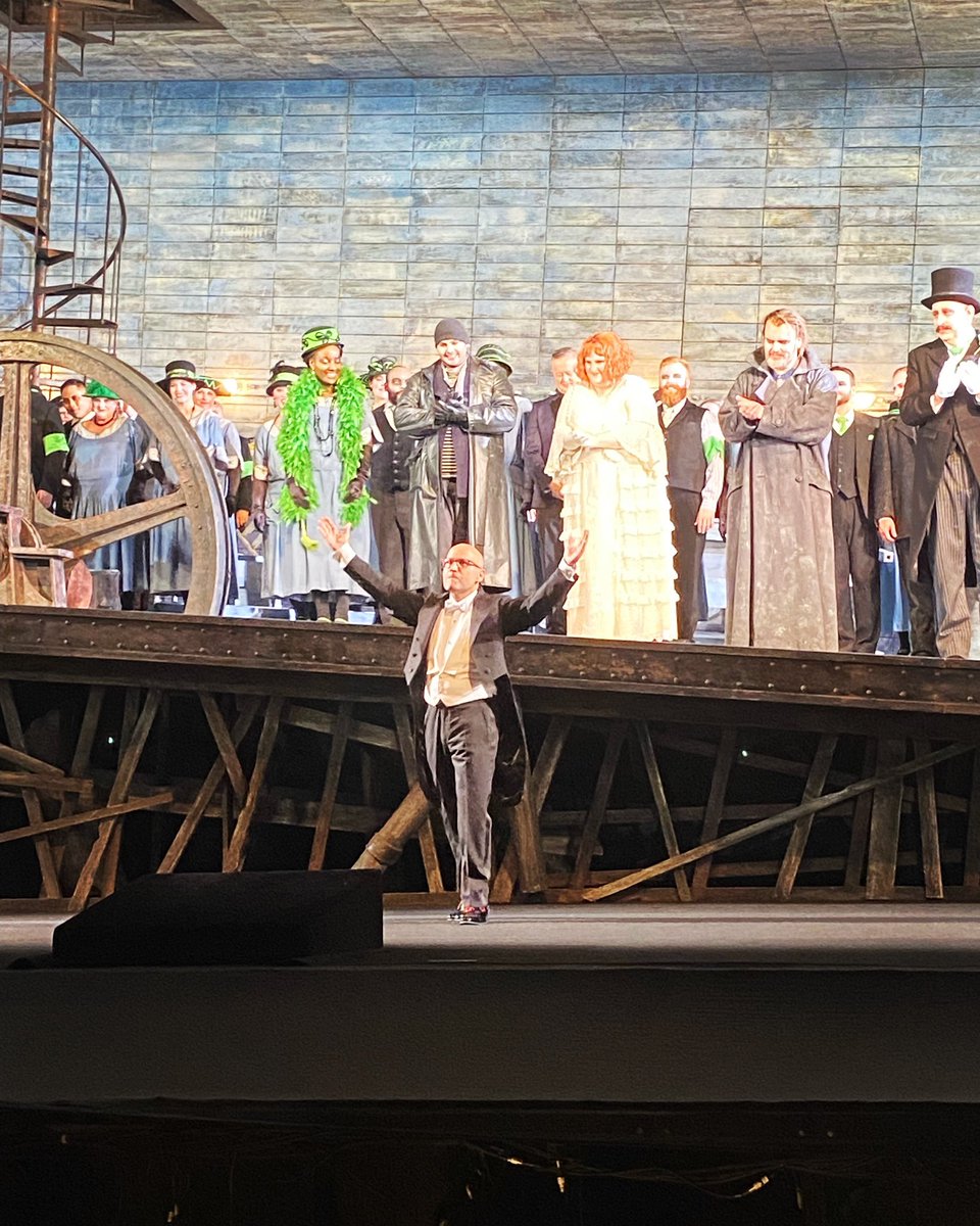 Today our last #FlyingDutchman at <a href="/LyricOpera/">Lyric Opera of Chicago</a> 🙌🏼 Still a very few tickets available for this magnificent production!!!
.
#likechicago #onlinechicago #chicagohome #chicagolife #chicagolove #chicagocity #chicagoartist #thingstodoinchicago #richardwagner #hollander @ps_music_berlin