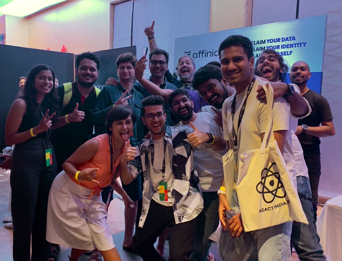 MenahiShayan's tweet image. Absolutely loving #ReactIndia2023 🔥 See you guys next year! 🚀@GantLaborde @glnnrys @TejasKumar_ @AnjanaVakil @Saurav_Varma @vilvaathibanpb @_RavinderM_