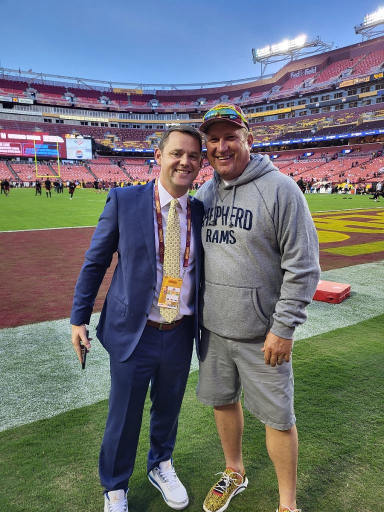 pnutttz's tweet photo. @JPFinlayNBCS photo mail from my dad 😆 https://t.co/Suvgxo8SSY