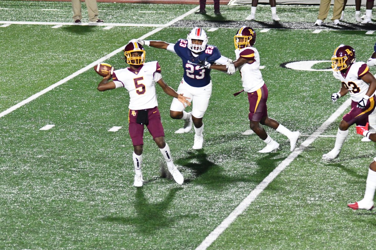 I know he got tired of seeing <a href="/_JamilDavis/">Jamil Davis</a> all night...