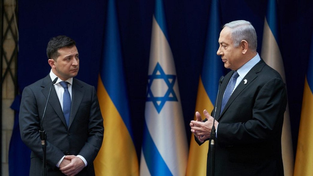 AnibalGarzon's tweet photo. El cínico Zelenski vende al mundo que Ucrania se defiende de la  ocupación de Rusia, y ahora crítica la acción armada de Hamás diciendo que Israel tiene derecho a responder cuando es Israel quién lleva más de 70 años atacando y Palestina defendiéndose de su ocupación. https://t.co/MsjSpYcCf3