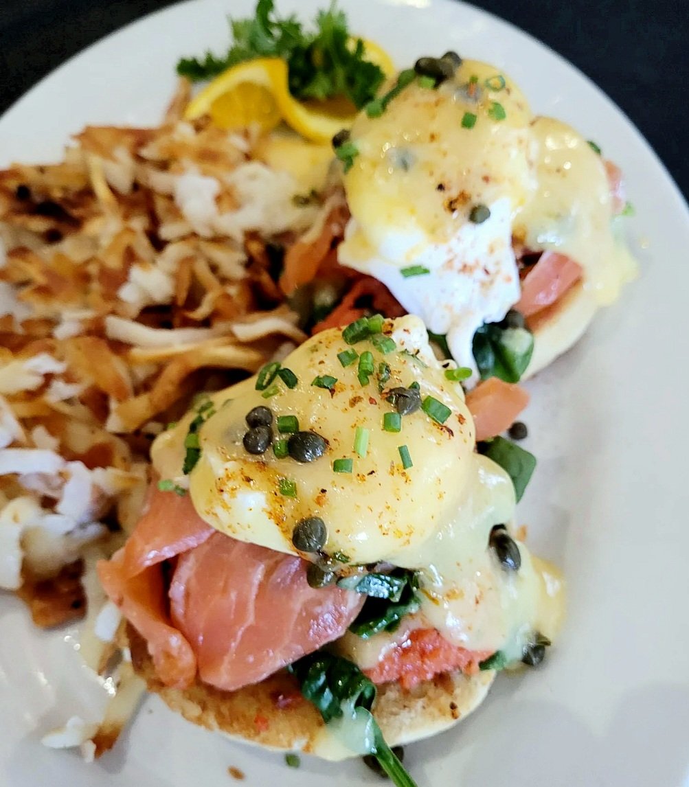 When it's the most important meal of the day, ya gotta make it count. #smokedsalmonbenedict

17thstreetgrill.com/menu

#17thstreetgrill #tustin #santaana #orangecounty #ocfoodies #oldtowntustin #northtustin #cowanheights #jojoshideaway #oceats #ochappyhour