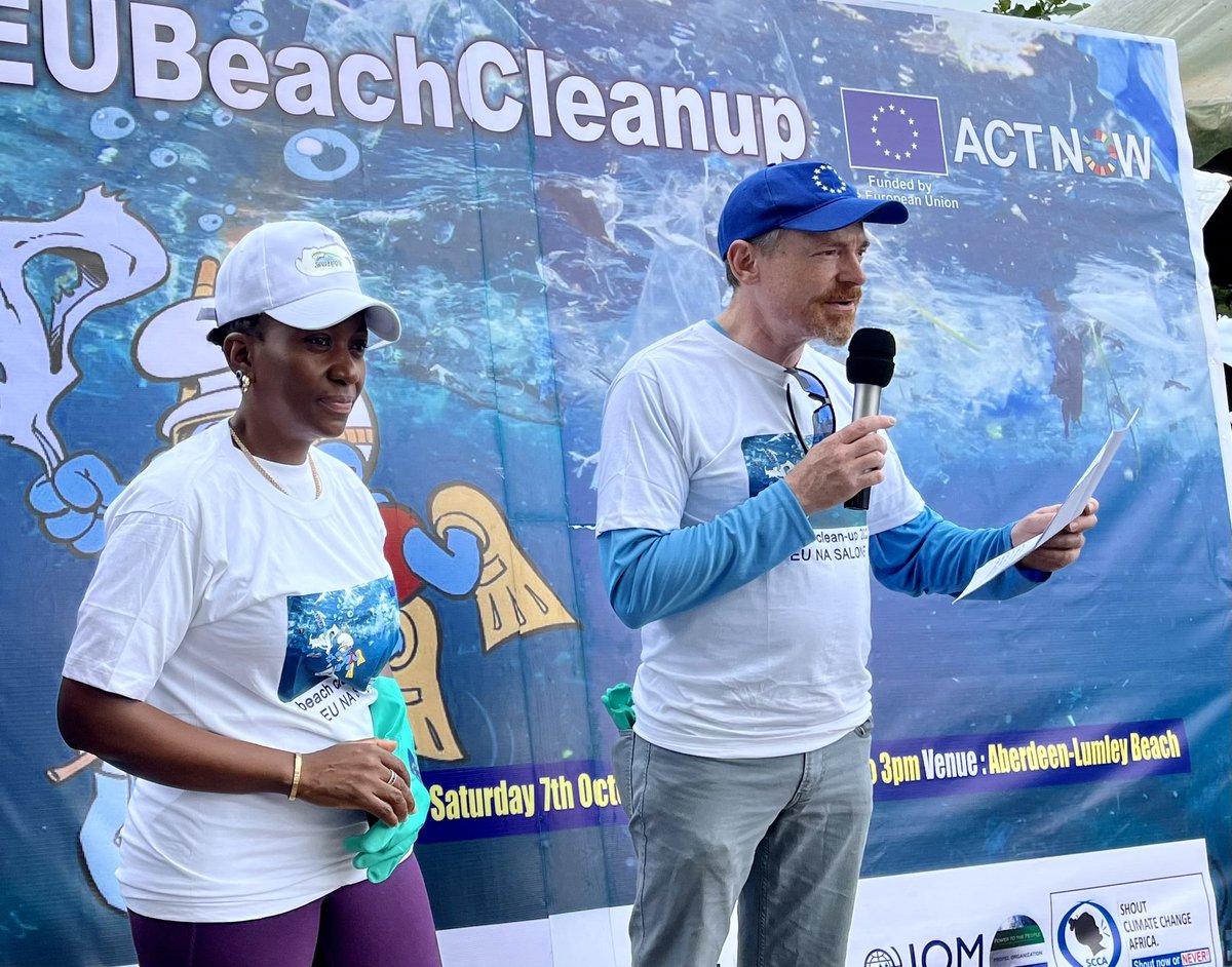 EUinSierraLeone's tweet photo. Also this year the EU with its partners and all of YOU joined the worldwide #beachcleanup campaign! A big thank to our partners @Mtcasierraleone @FCC_Freetown National Tourist Board @IOMSierraLeone Propel ShoutClimateChange https://t.co/Kk1kRp9r5e