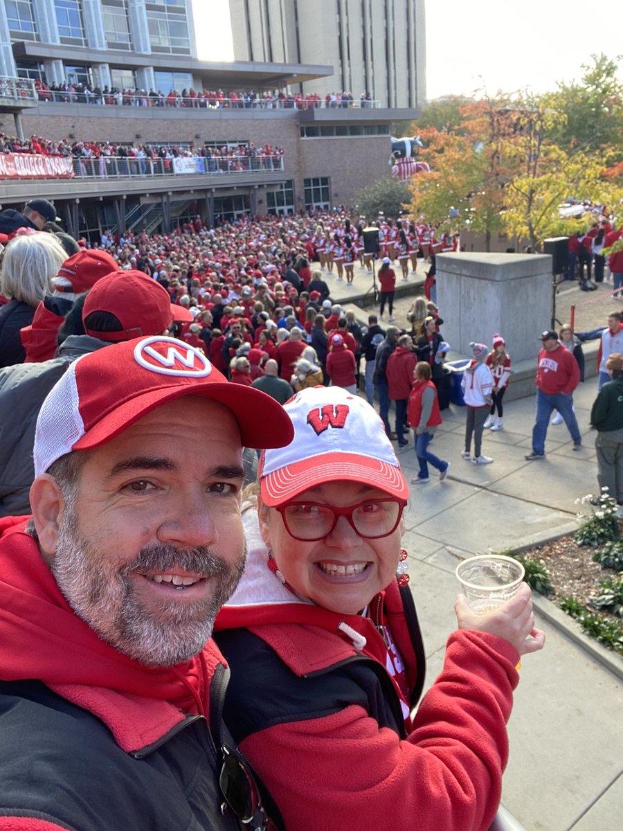 toddallbaugh's tweet photo. #BadgerBash pre-gaming w/sis @HGalloy & the @badgerband @WisconsinUnion South @UWMadison! #Homecoming2023 #Badgers 𦑠#OnWisconsin https://t.co/tCGIAadLBT