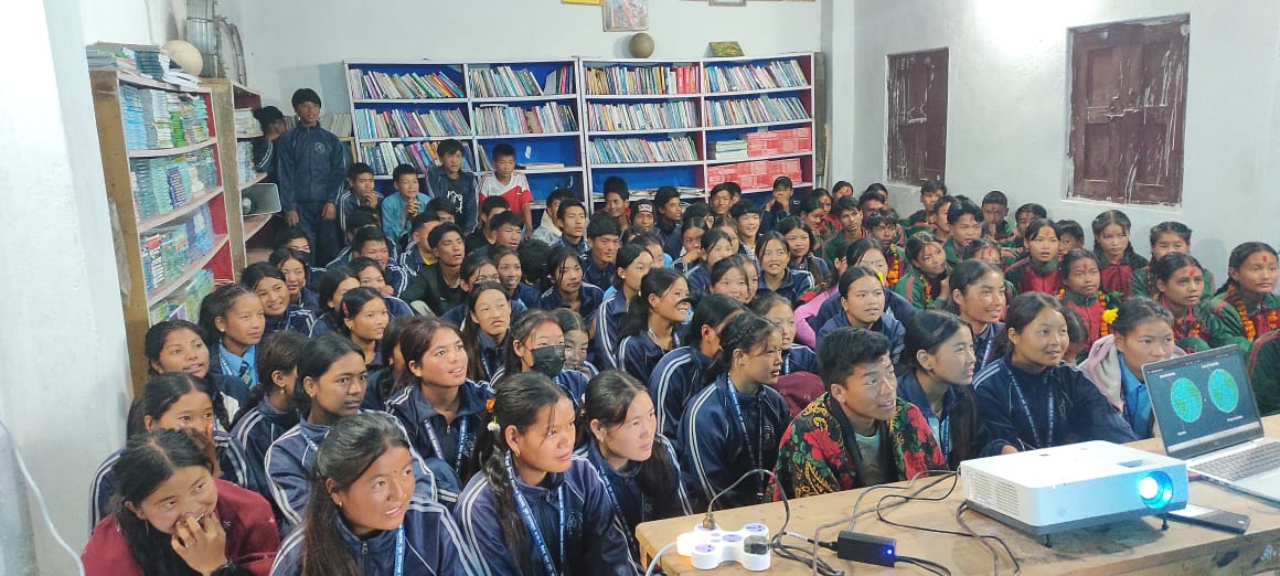 PAS_Office's tweet photo. Day6 
#promoting_astronomy_in_theEastern_Rukum 
supported by @RoyalAstroSoc
#KarmaFlightFoundation 
#PuthaUttargangaRuralMunicipality
#astronomy_outreach https://t.co/YNZ4XeNC2M