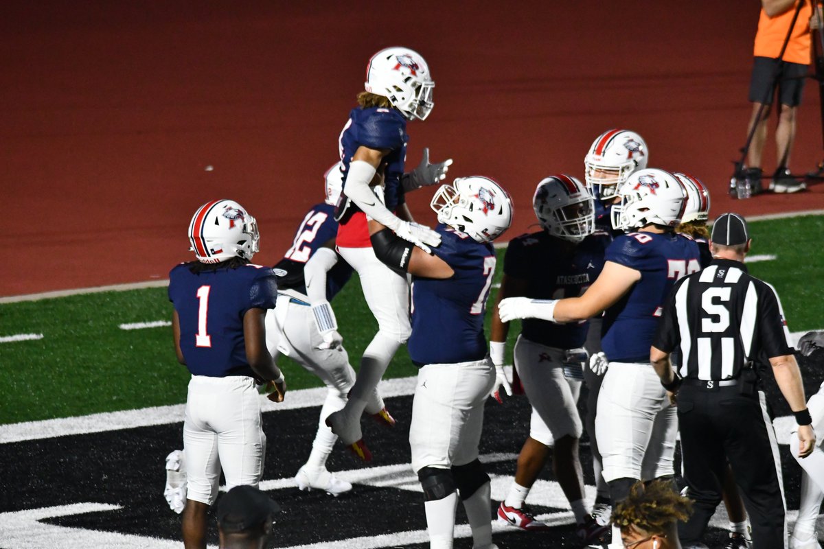 Great blocking by <a href="/KyranPate1/">Kyran “K2” Pate</a> and <a href="/CameronGlenn05/">Cameron Glenn</a> to clear the way for <a href="/laaared1/">Jelani watkins</a> and another🦅TOUCHDOWN!