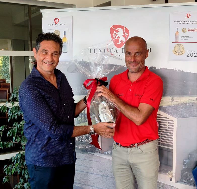 GolfAla's tweet photo. TENUTA DODICI GOLF CUP - 18 BUCHE – STABLEFORD - HCP – 2 CAT.- GARA DISPUTATA SABATO 7 OTTOBRE 2023
PREMI GENTILMENTE OFFERTI DALLA TENUTA DODICI DI GAVORRANO
PREMIA: IL SIG. GIUSEPPE ESPOSITO, DIRETTORE COMMERCIALE DELLA TENUTA DODICI DI GAVORRANO #puntaala #golf #tenutadodici https://t.co/O6UiiGRy1j
