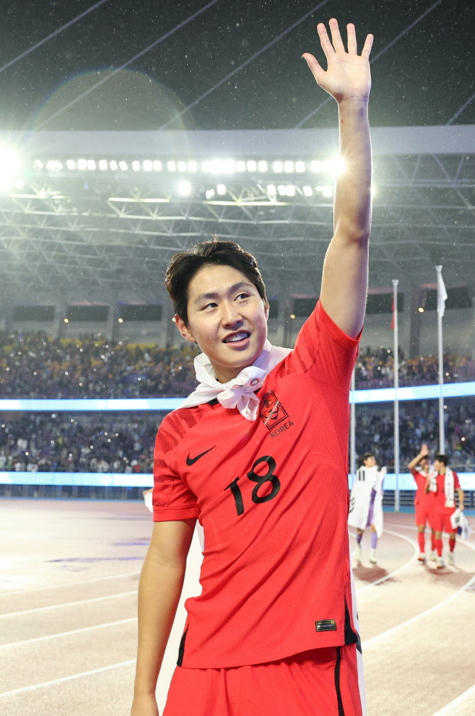 ✔️한국 축구대표팀🇰🇷 아시안게임 역사상 전무후무한 대회 3연패에 성공!!!
기념 RT이벤트 

❣️장꾸 강인 틴케이스를 3분께 나눠드려요~

*⃣ 팔로🙆‍♀️ 일회성 팔로🙅‍♀️
*⃣ 당발 10월 15일 이후~