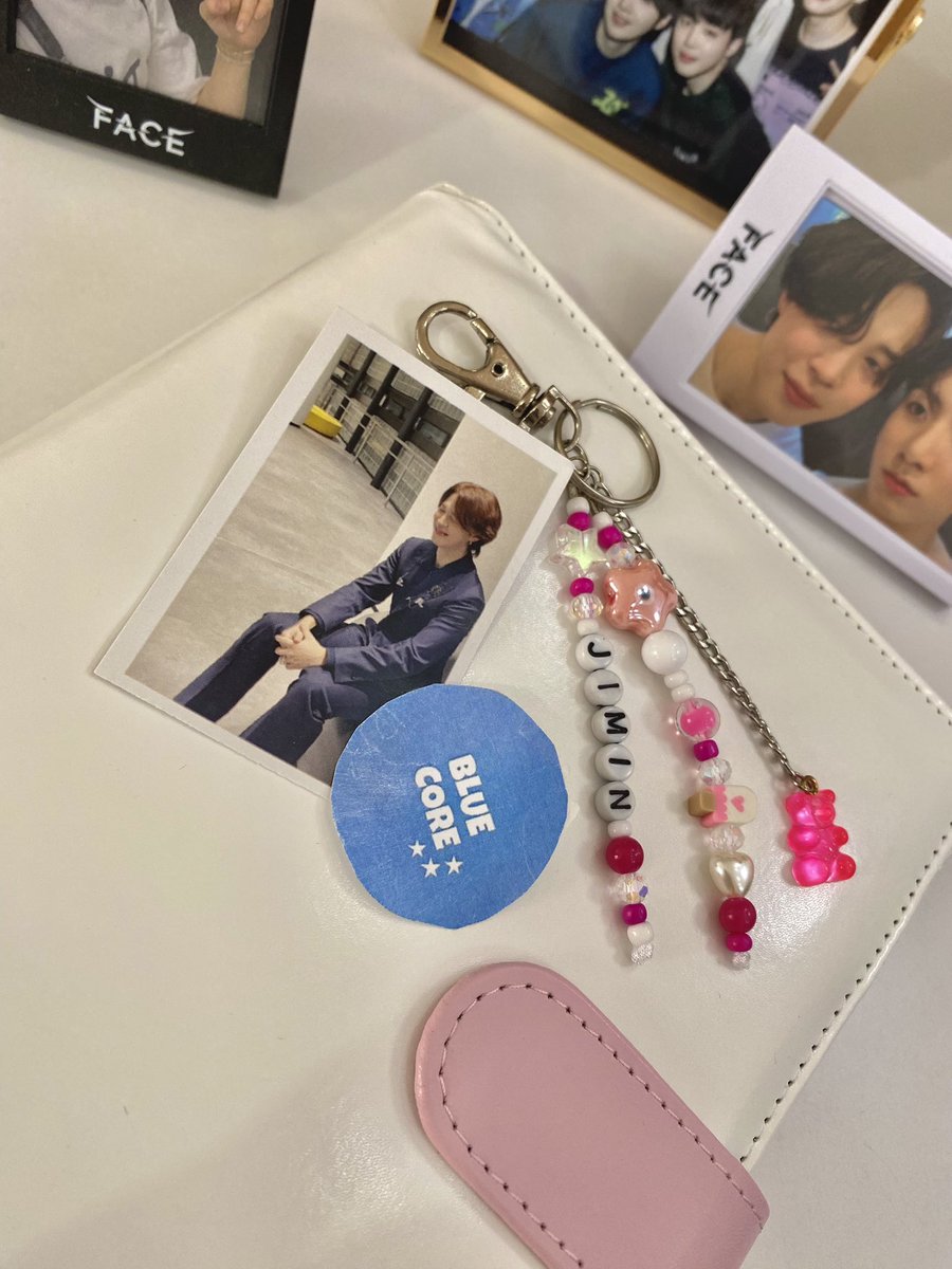 jeonuarmy's tweet image. kizlaaar zeha bana ne almisss 🥺🌸💗