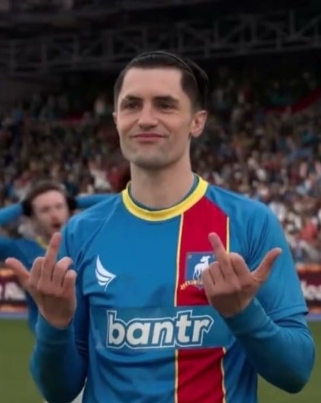 M a i K y tweet media