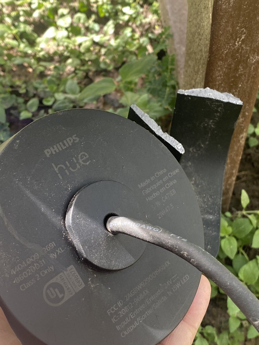 heyjebbo's tweet photo. @tweethue hey y’all, is it possible to order just the metal curved arm for a Hue Lily XL? Ours just broke… https://t.co/UWsR9tsRCg