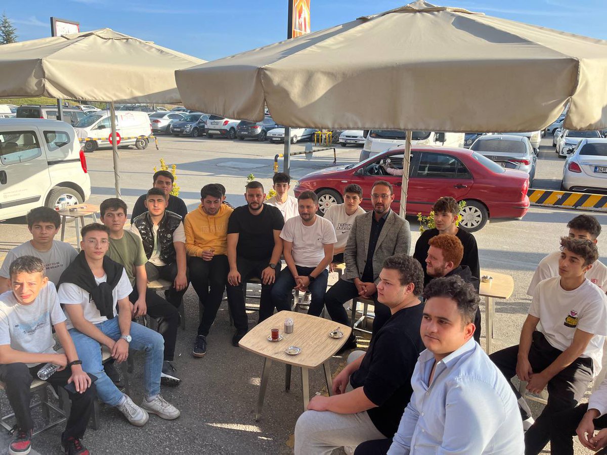 avtalhatayfur's tweet photo. Ak Parti’mizin 4. Olağanüstü Genel Merkez Kongresi’ne ilçe yönetimimiz, mahalle başkanlarımız ile yönetimleri, kadın ve gençlik kollarımız, meclis üyelerimiz ile katılım sağladık.
Cumhurbaşkanımız Sn. @RTErdogan ‘ın liderliğinde Ak Davamız büyümeye devam ediyor. https://t.co/nc8jvma4Mm