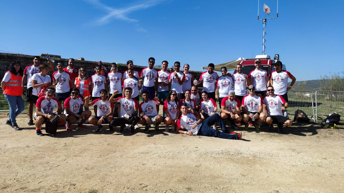 CruzRojaMadrid's tweet photo. [Abrimos 🧵] Hoy, el equipo de #CruRojaMadrid hemos estado en la @SpartanRaceEsp  en varias modalidades. Empezamos con las fotos de familia antes de correr... https://t.co/SXzLLrPPBc