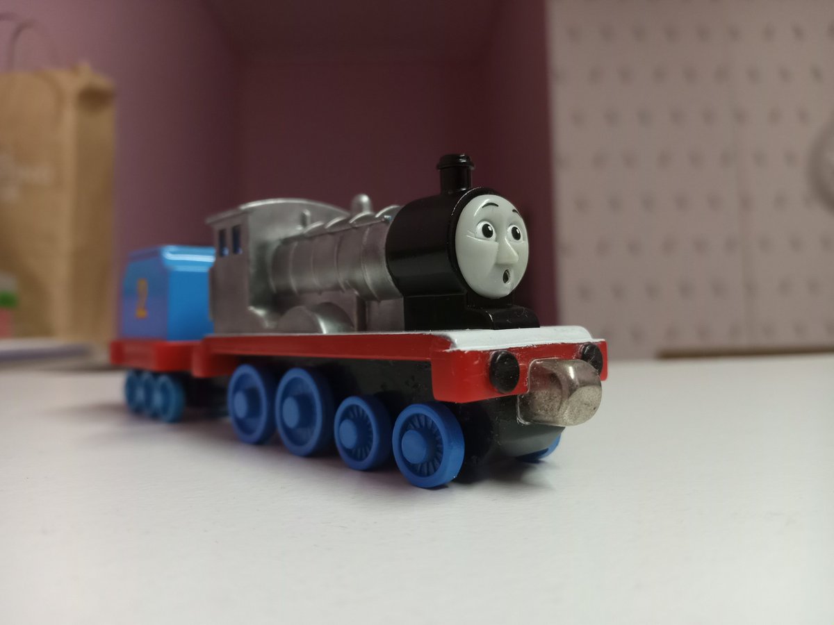 Thomas_Fan_2020's tweet photo. Henry and Edward are still in need of repairs. Henry needs a face, while Edward needs a coat of pain.
#takenplay #thomasandfreinds #thomasthetankengine #takealong #thomasandfriendsdiecast #thomasthetrain #toy #edwardtheblueengine #henrythegreenengine https://t.co/2kaPvpAIz3