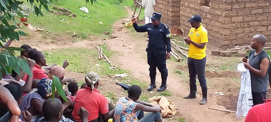 Mu murenge wa <a href="/HuyeSector/">Huye Sector Ituze</a> hatangirijwe ibikorwa ku rwego rw'Akarere,hubatswe inzu ya MUSABYEMARIYA Fortune ,utuye mu Kagari ka Nyakagezi,ni ibikorwa byanitabiriwe n'umuyobozi w'Akarere <a href="/A_sebutege/">Sebutege Ange</a>,Ubuyobozi bwa <a href="/Rwandapolice/">Rwanda National Police</a> mu Karere 
<a href="/AKayitesiAlice/">Kayitesi Alice</a> <a href="/RwandaSouth/">Southern Province | Rwanda</a> <a href="/KubanaRichard/">Kubana Richard</a>