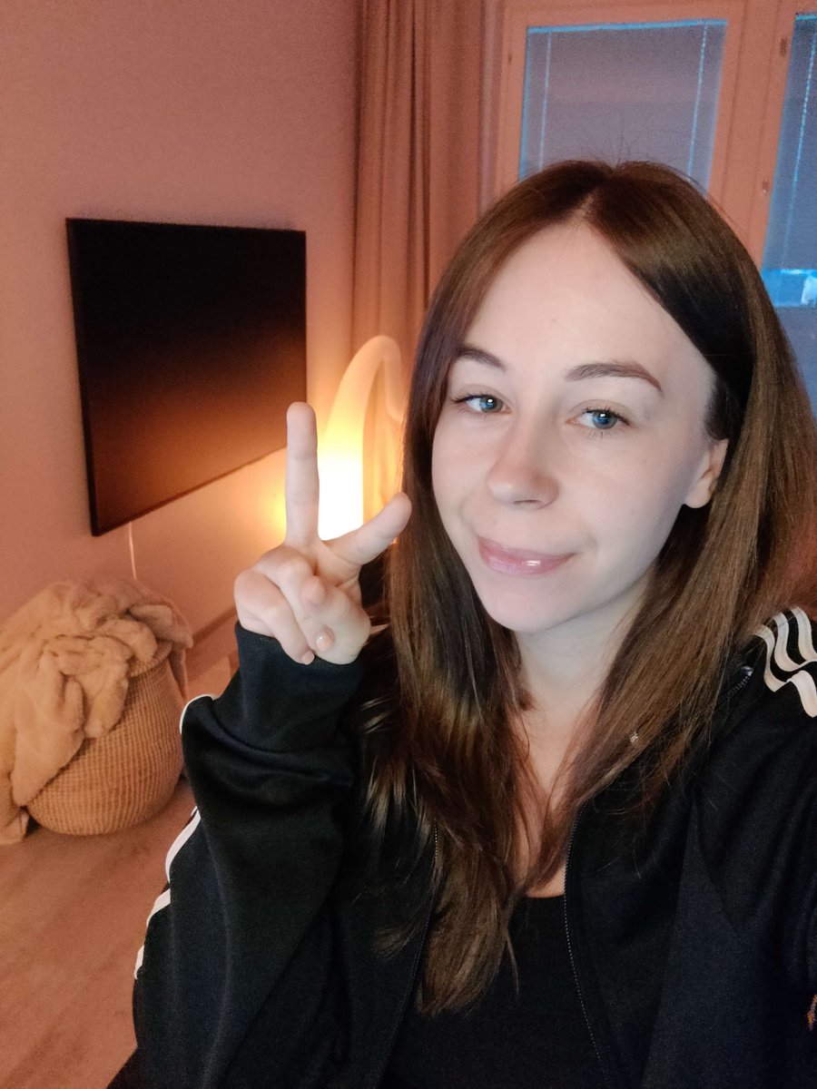 actuallyalisa's tweet image. What should I tweet on @PUBGEsports today? 😈
drop by my stream (please) and lmk 🤭

#PECFALL playoffs going live 6pm CEST as usual!
🚨twitch.tv/pubg_battlegro… 🚨

#PECFALL #PUBGEsports #PUBGPartnerTakeover
