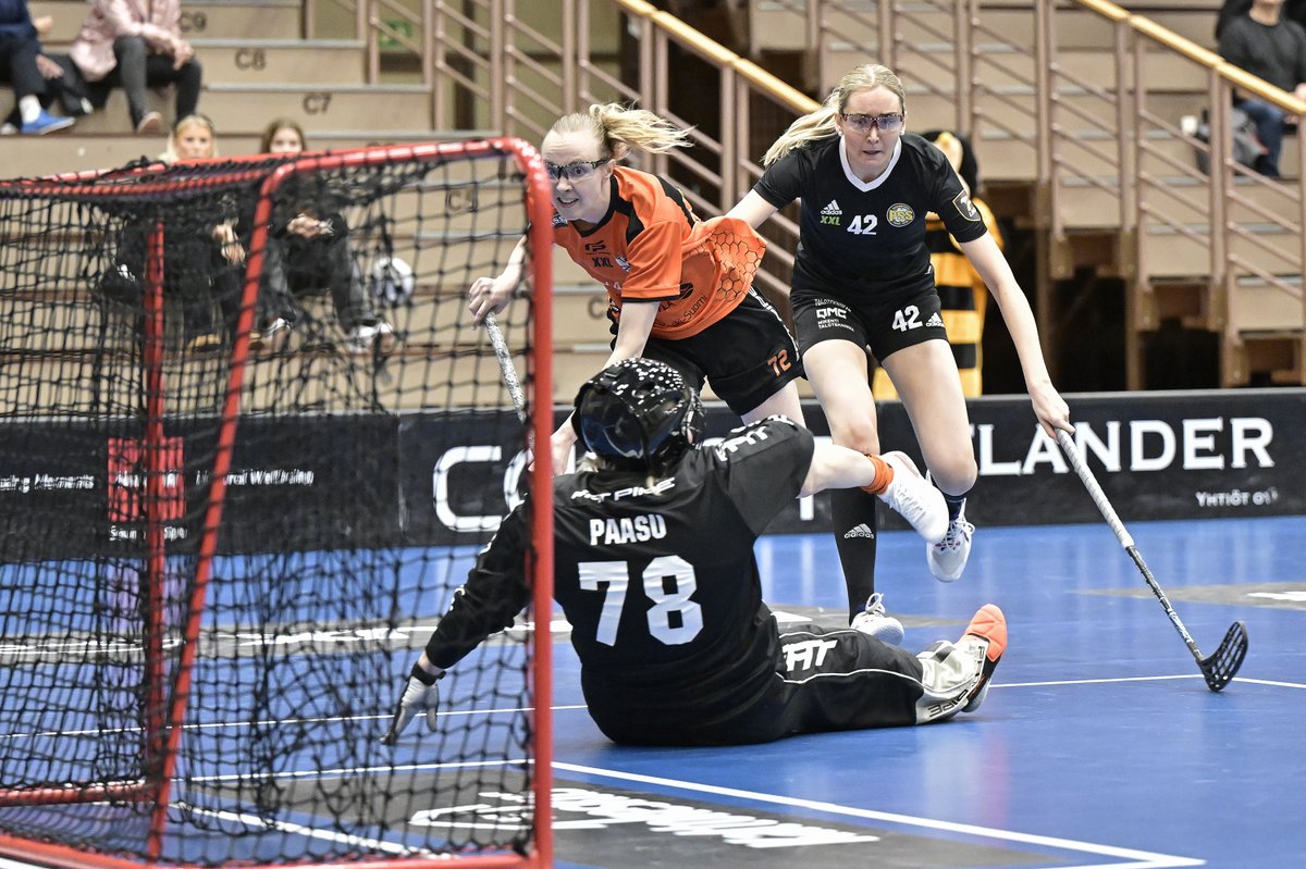 Tänne illan mittaan kuvia ottelusta <a href="/o2jklnaiset/">O2-Jyväskylä naiset</a> - <a href="/PSSnaiset/">PSS naiset</a> <a href="/paakallofi/">Pääkallo.fi</a> <a href="/Salibandyfi/">Salibandy.fi</a> <a href="/f_liiga/">F-liiga</a> #salibandy