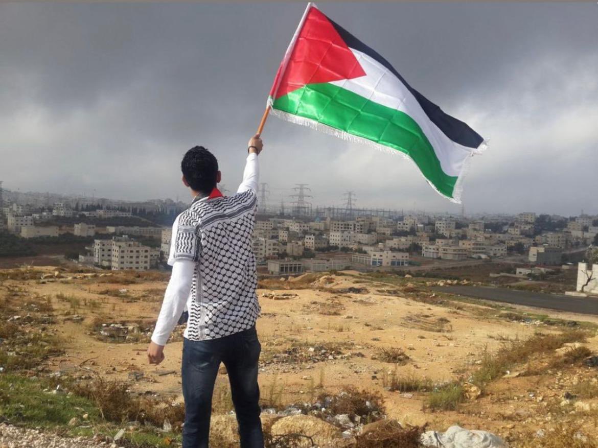 لا فرح إلا بعد حزن ولا إنتصار إلا بعد تضحية

اللهم إنا نستودعك أشقائنا وأهلنا في غزة وعموم فلسطين وإحفظهم بعينك التي لا تنام

#طوفان_الأقصى #القدس #غزة #فلسطين