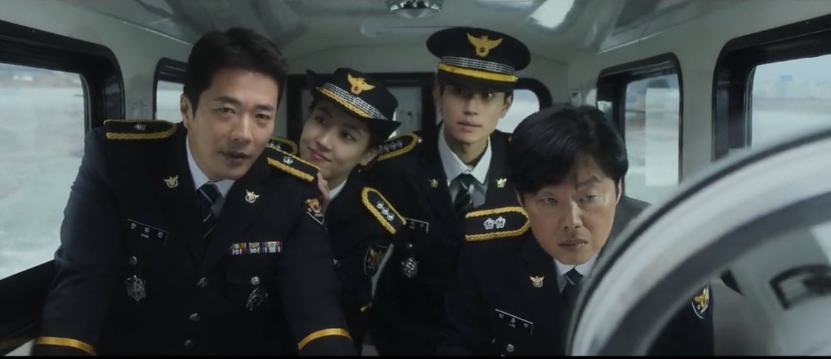kenthusiastic10's tweet photo. I love that #HanRiverPolice was only six episodes. At the same time, the number of episodes makes me think the producers were just testing the waters. There is potential for a second season. #KwonSangWoo is great, and #LeeSangYi shows a new side. #HanRiverPoliceEp6 #BaeDaBin https://t.co/8vyOp6iMnY