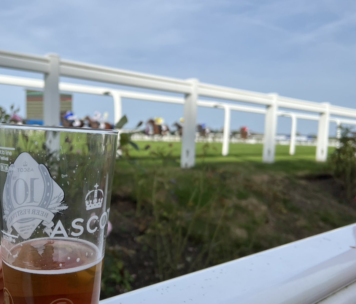 Ascot_Beer_Fest's tweet image. 1 hour left - quite a few selling out, though still good selection remaining.  Check the live beer list to see what we have on! ascotbeerfest.org.uk/index.php