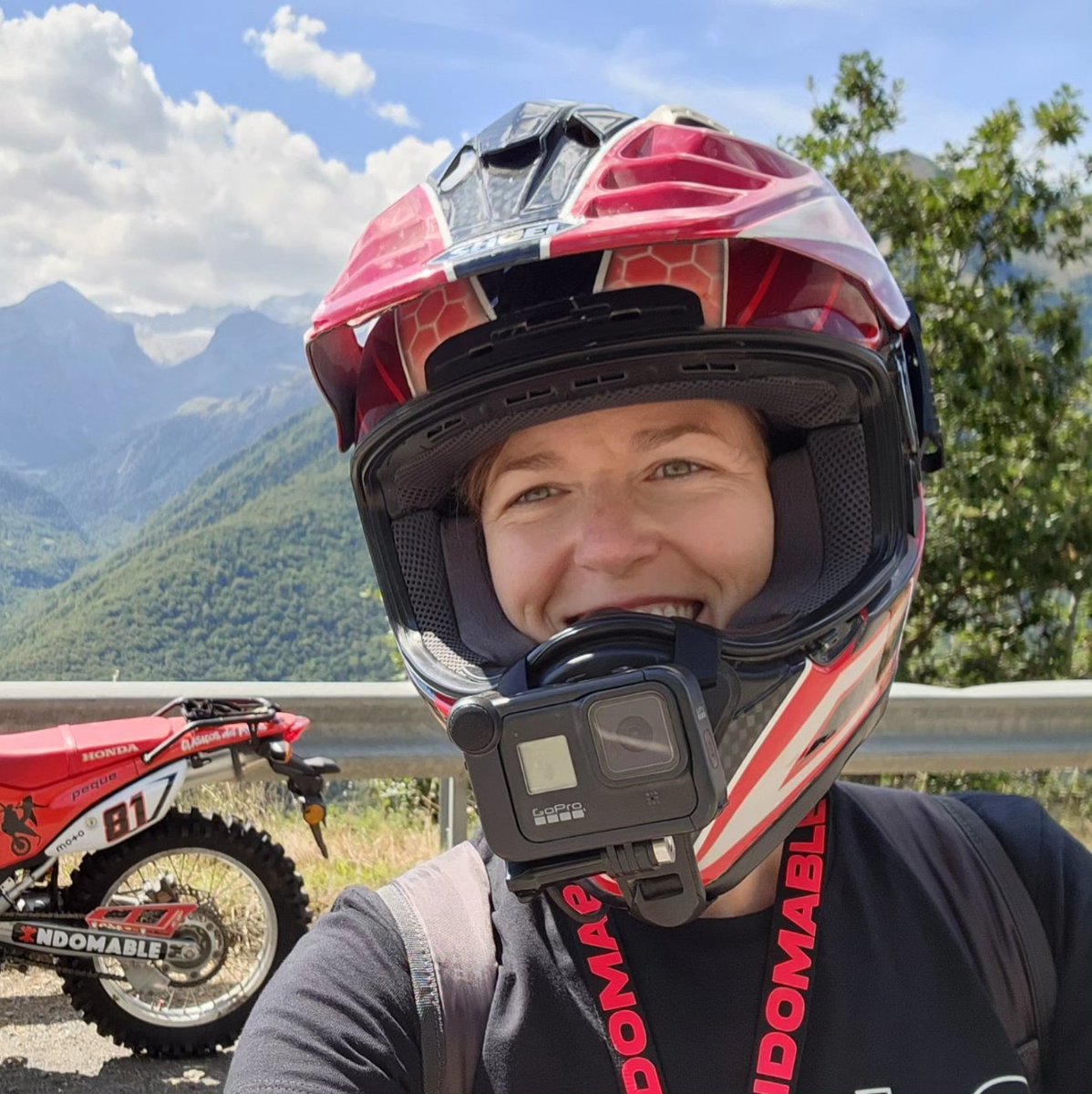 ReichIndomable's tweet photo. Ayer fue el DÍA MUNDIAL DE LA SONRISA!! Por seguir disfrutando y celebrándolo muchos años!!! 🍻 😁

#sonrisa #aventura #viajar #viajaresvivir #motos #motorcycle #4x4 #offroad #diamundialdelasonrisa #reichelindomable https://t.co/n2j47C5ACD