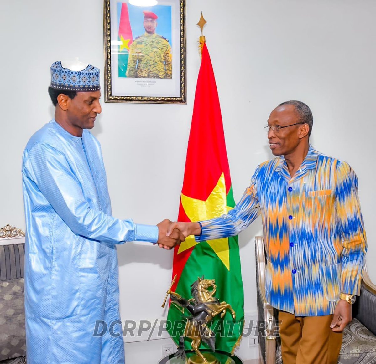 mnk68636175's tweet photo. @Dsiribie Le Trio #MALI #BURKINA #NIGER
Le trio #TRAORÉ #GOÏTA #THIANI
ENFIN Le trio #ZEINE #TAMBELA #CHOGUEL https://t.co/hmhuFTA8TQ