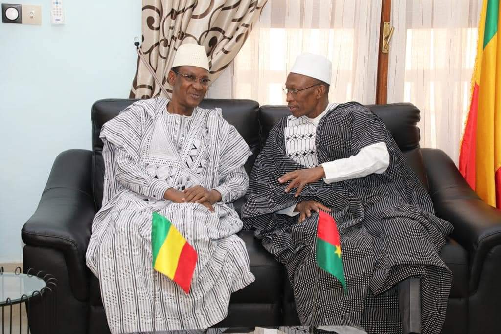 mnk68636175's tweet photo. @Dsiribie Le Trio #MALI #BURKINA #NIGER
Le trio #TRAORÉ #GOÏTA #THIANI
ENFIN Le trio #ZEINE #TAMBELA #CHOGUEL https://t.co/hmhuFTA8TQ