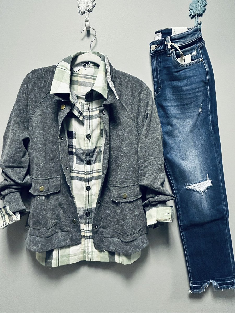 Sugarbabesboutq's tweet image. The layering possibilities are ENDLESS 🔥 

Shop in store Saturday 10am-2pm! Online anytime at sugarbabesboutique.net 

#shopSBB #boutiqueshopping #layeringseason #fallfashion #shopboutiques #ilovefallmostofall