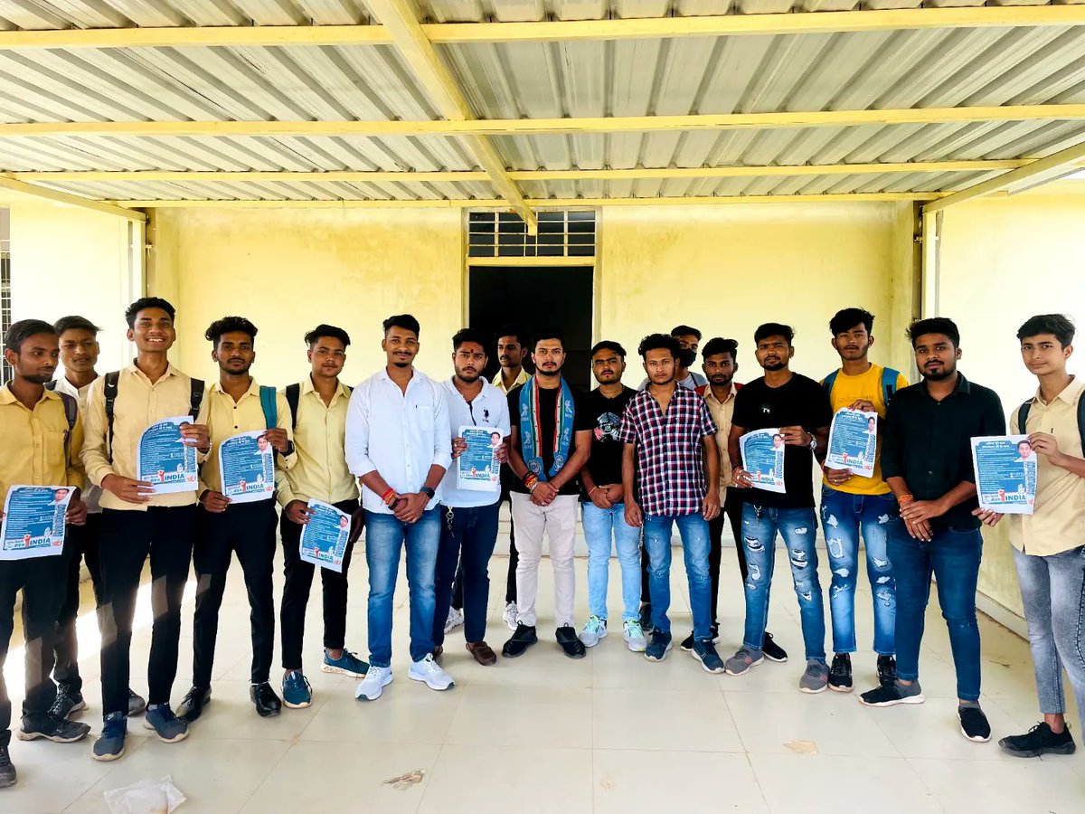 MishraNsui's tweet photo. NSUI प्रदेश @AASHU_NSUI जी के निर्देश अनुसार NSUI कटनी द्वारा तिलक कॉलेज में पहुंच कर एनएसयूआई द्वारा चलाए जा रहे (फर्स्ट वोट फॉर कांग्रेस) कैंपेन की शुरुआत की एवं छात्र-छात्राओं को कांग्रेस सरकार द्वारा किए गए कार्यों के बारे में बताया!
#Firstvoteforcongress https://t.co/TEDd8cGfhQ