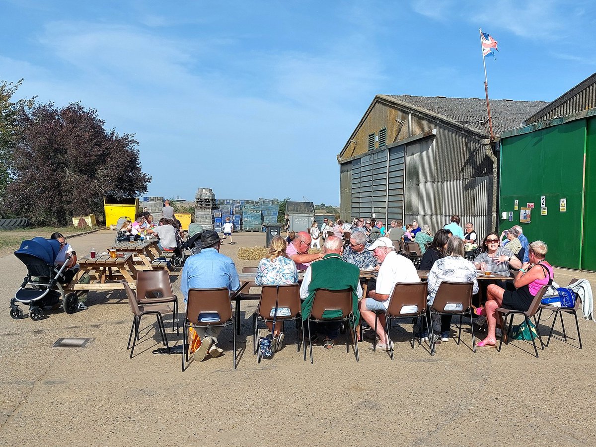 _VillageVoices's tweet photo. Out and about at Court Lodge Farm in Upper Stoke earlier today to attend Stoke Village BBQ #stoke #upperstoke #hoopeninsula #strood #rochester #kent https://t.co/xOBSysyesV